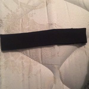 Stretchy black headband